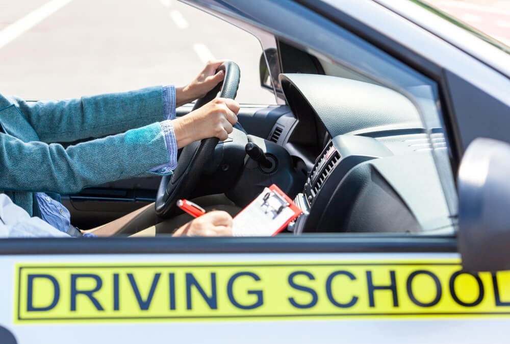 Älmhult Trafikskola AB Uppkörning på första försöket